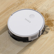 Моющий робот-пылесос Tesla RoboStar iQ400 Plus